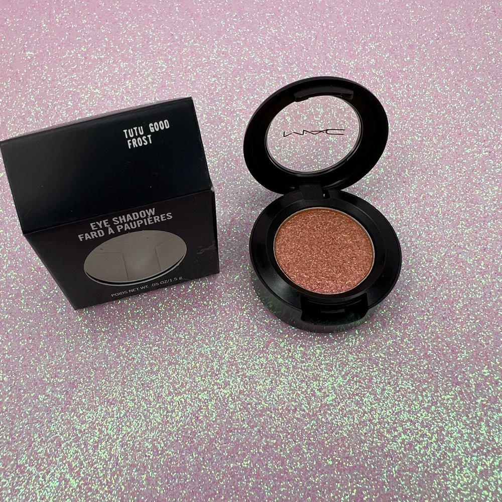 MAC, Cosmetics, eyeshadow and color “tutu, good”